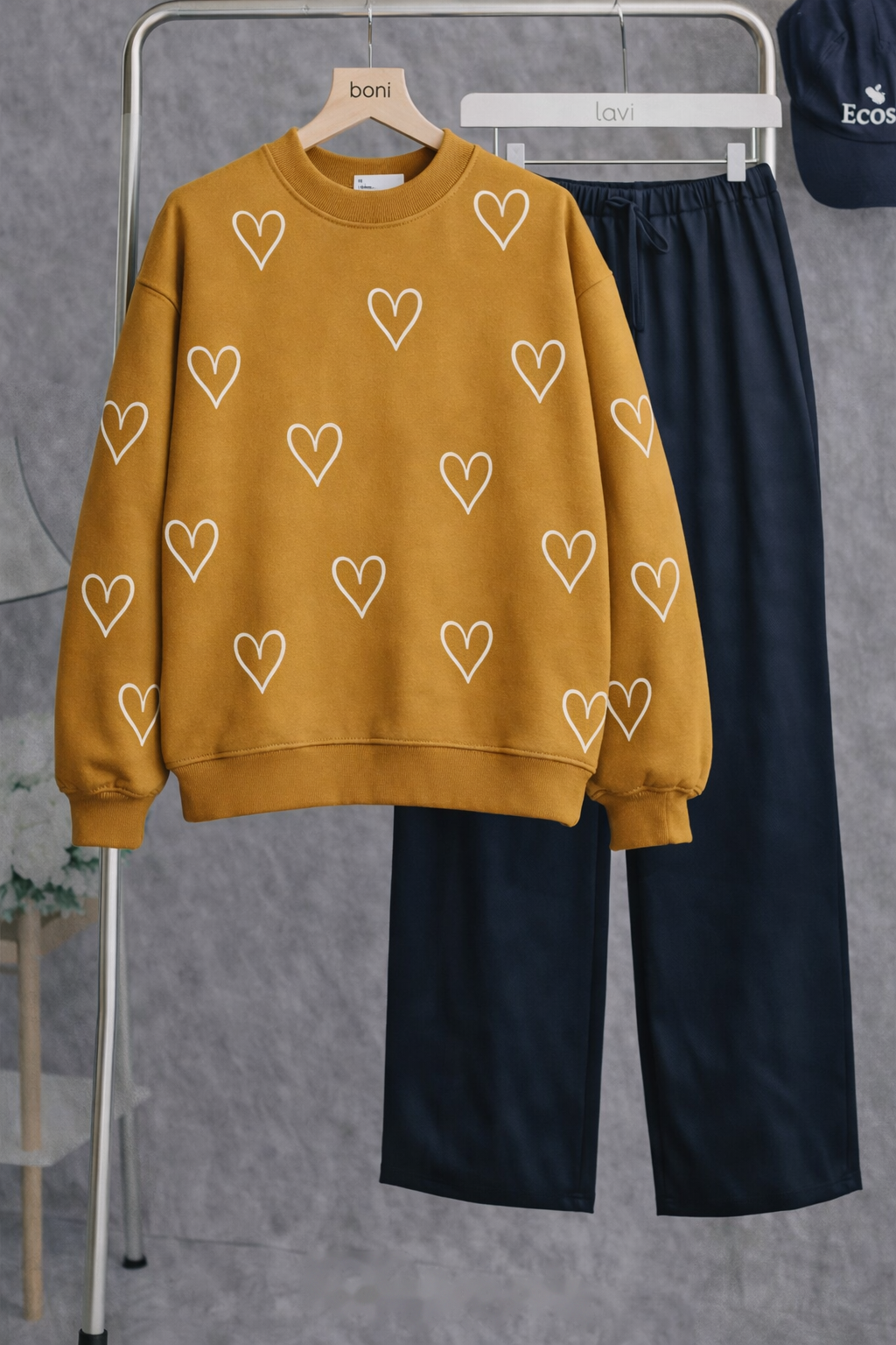 Heart Print Fleece Sweatshirt – Mustard