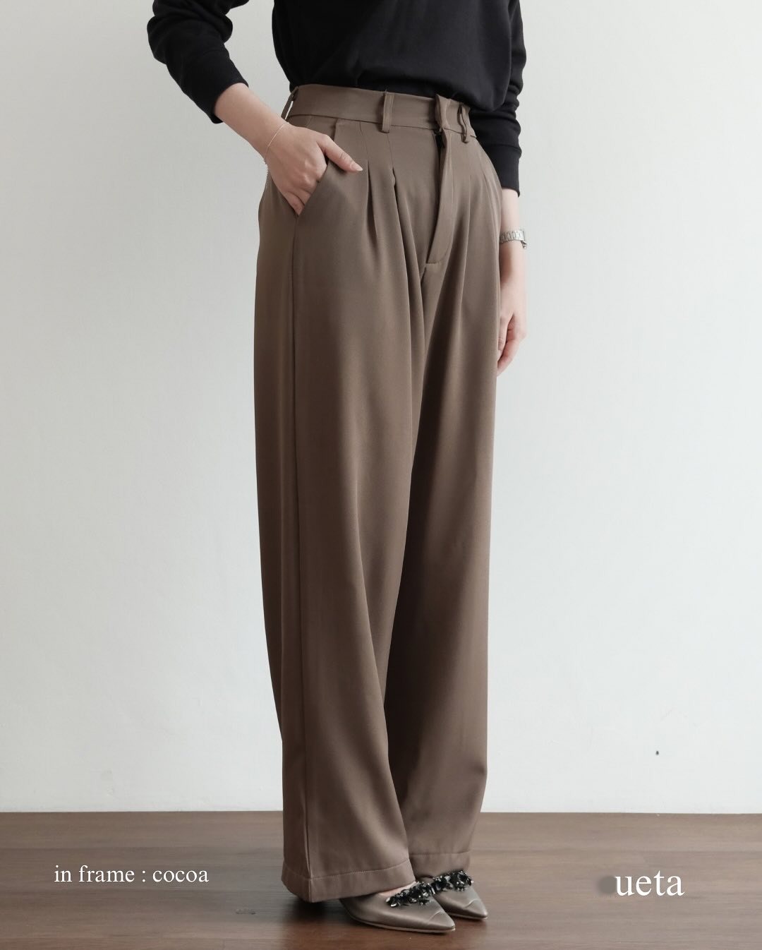 Taupe High-Waist Wide-Leg Pants – Minimal Workwear Style